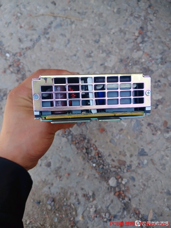 r4875g-2.jpg